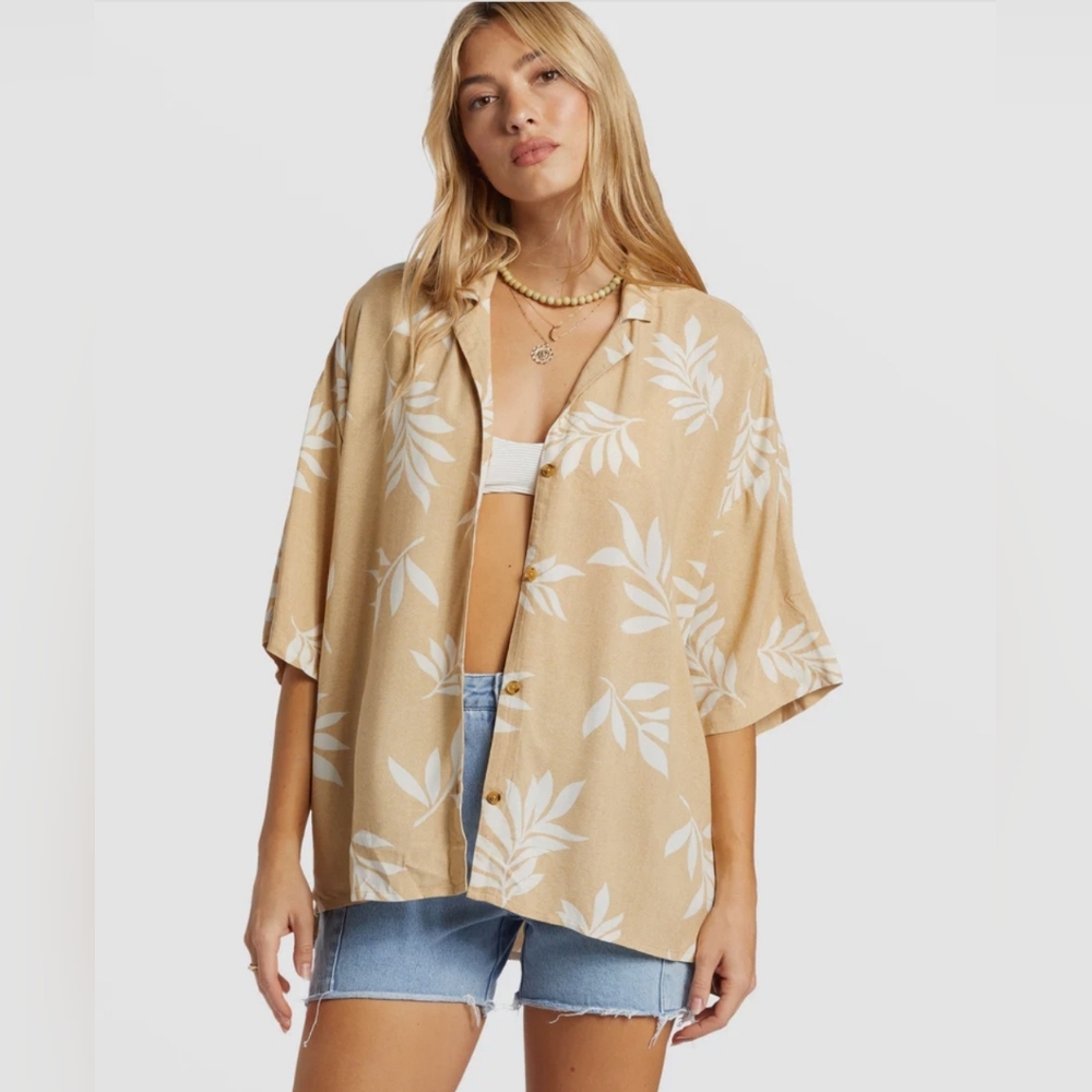 NWT Billabong Tan and White Button Down Shirt